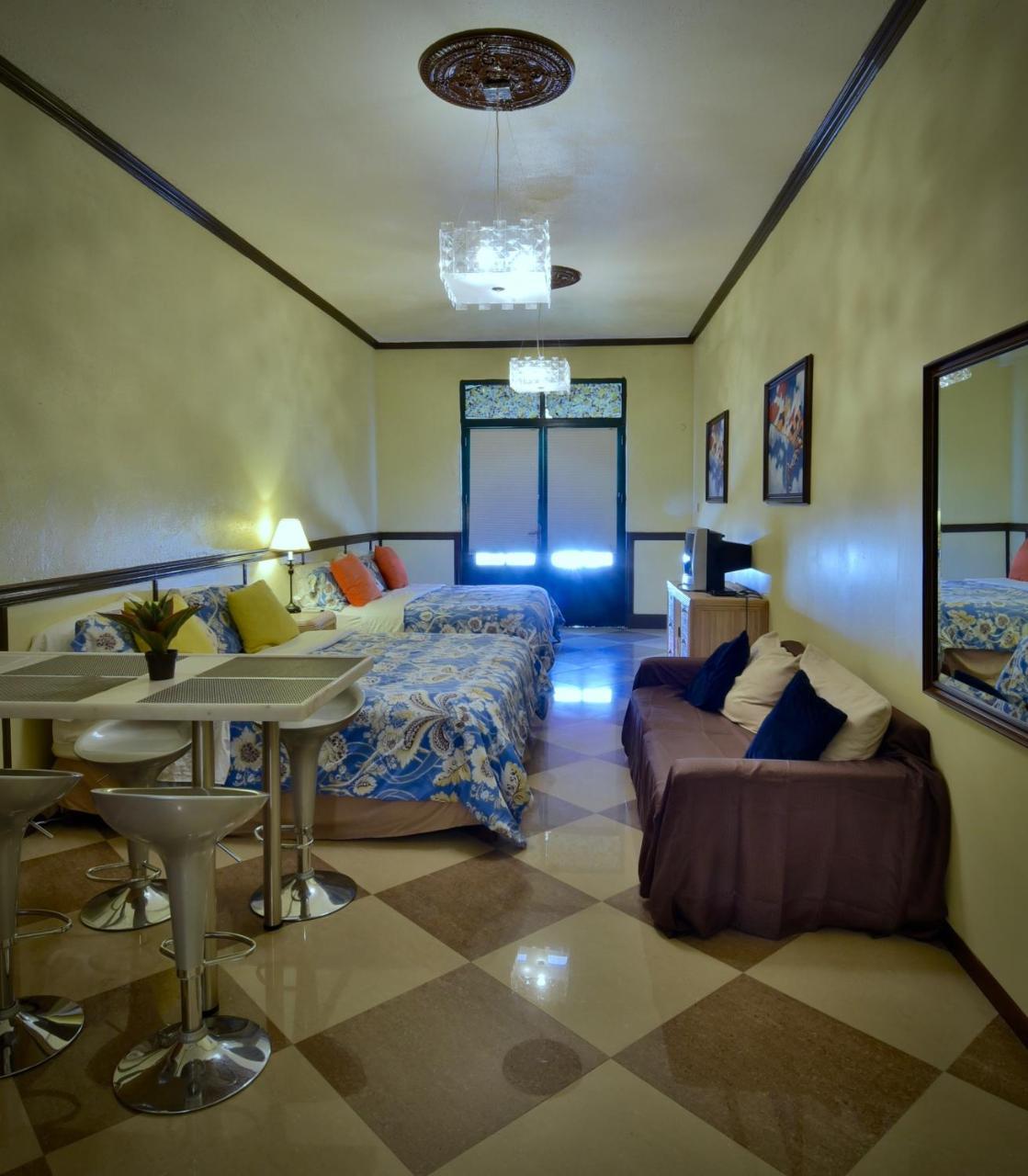 Pista Q Hostel And Apartments Oranjestad Exterior photo