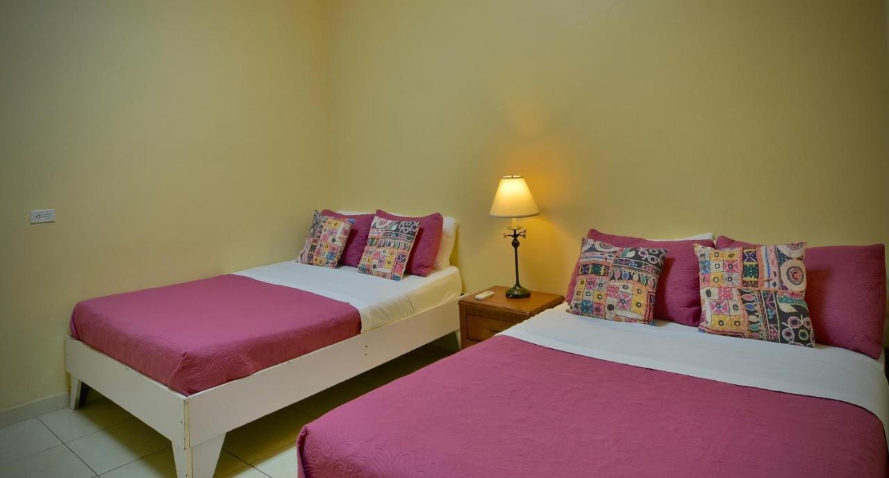 Pista Q Hostel And Apartments Oranjestad Exterior photo