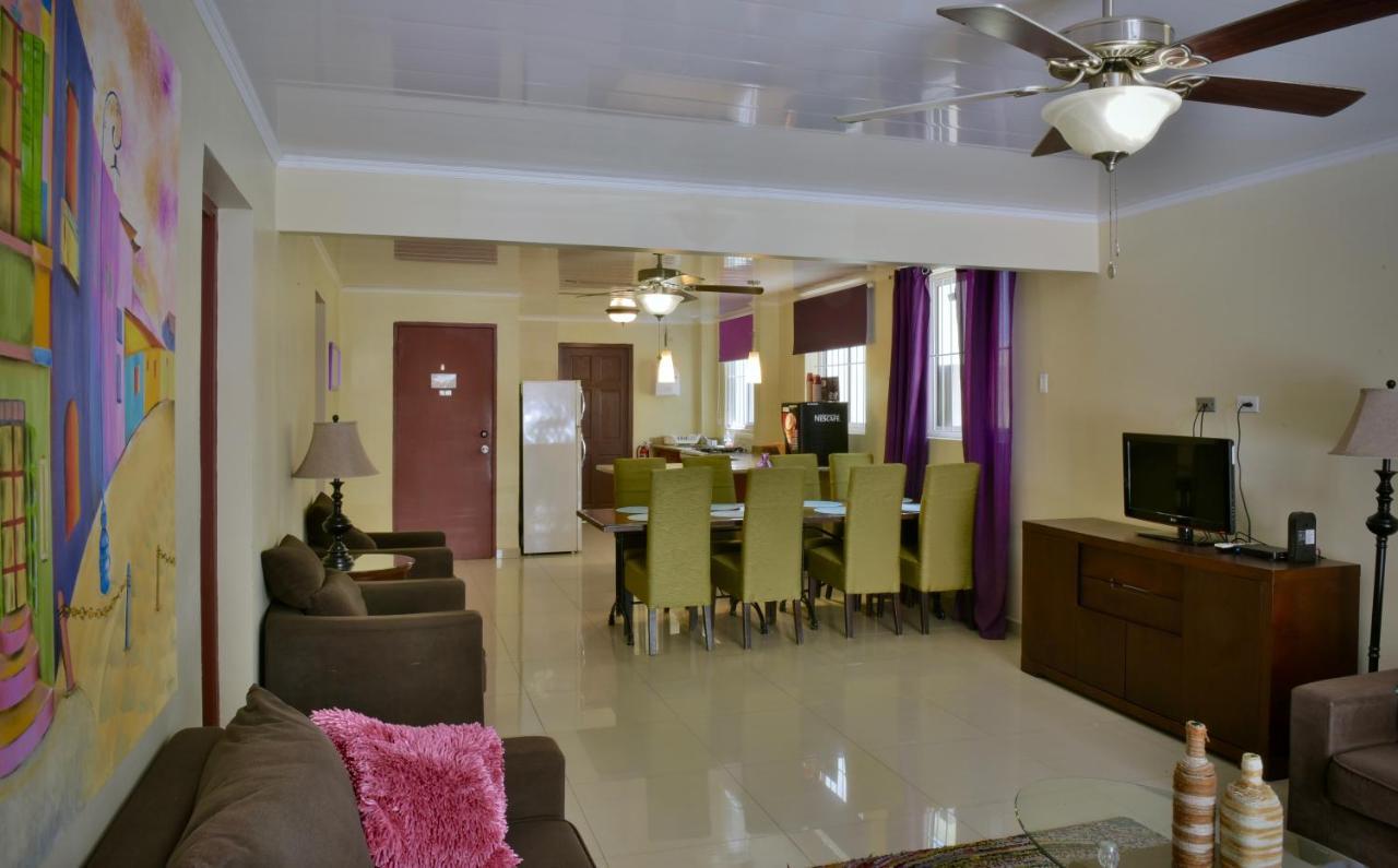 Pista Q Hostel And Apartments Oranjestad Exterior photo